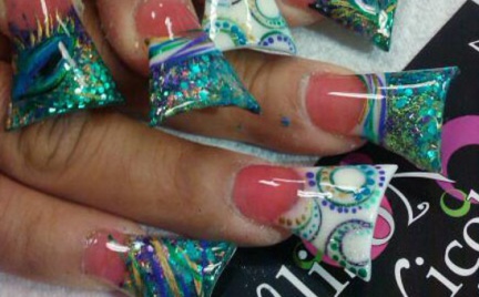 Hit czy kit: manicure w stylu duck-feet