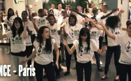 Stradivarius on-line Doskonały Lip Dub i Hello od ekipy Stradivarius