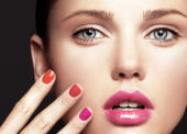 Co zrobić aby dłonie wyglądały na zdrowsze i młodsze Perfekcyjny manicure