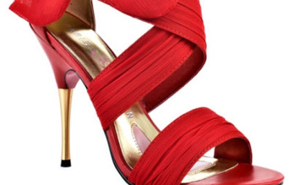 Buty jak z Hollywood: sandałki Paris Hilton
