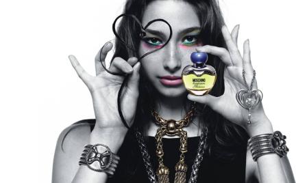 Toujours Glamour Moschino