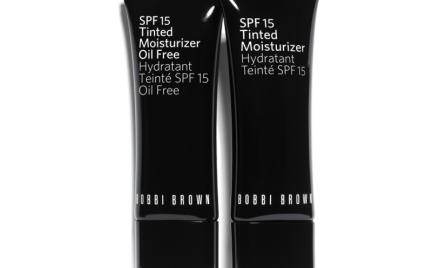 Musisz to mieć: krem koloryzujący Bobbi Brown (SPF 15 Tinted Moisturizer Oil-Free)