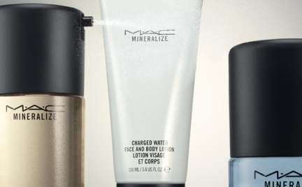 Mineralny demakijaż z MAC Mineralize Skin
