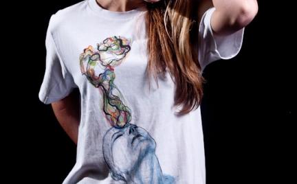 Wyróżnij się i załóż t-shirt Luksusowa Szafa