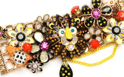 Hit czy kit: biżuteryjny lew Betsey Johnson