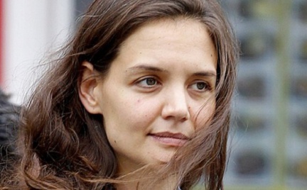 Siwe włosy Katie Holmes